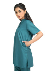 Pulse-Seam Femme Scrub Set - side pocket view